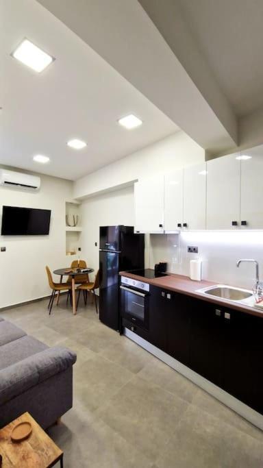 Faronita - Luxury Apt In The Heart Of Kalamata Exterior foto